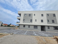 PRIVLAKA - apartman u prizemlju s vrtom - 150 m do mora - S2