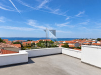 Privlaka-Bilotinjak, dvosobni penthouse sa krovnom terasom!!