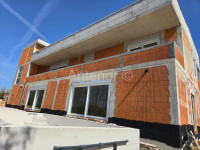 PRIVLAKA - dvosoban apartman sa bazenom