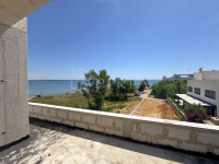 PRIVLAKA - dvosoban stan S8 od 100 m2 na 2. katu, 50m od mora, NOVOGRA