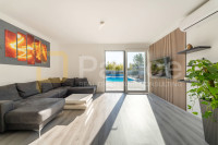 Privlaka : Kuća s bazenom 800 m od centra