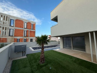 Privlaka, luksuzna dvojna kuća s bazenom i pogledom na more