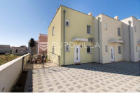 Privlaka, Mletak, dvoetažni stan 83 m²