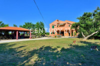 Privlaka pored Zadra - Kuća s 4 apartmana - 200m od mora