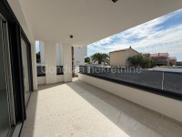 PRIVLAKA, ŠKRAPAVAC - 2 MODERNA STANA | 200 M OD PLAŽE