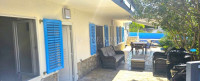 PRIZEMLJE KUĆE S DVORIŠTEM I MOGUĆNOŠĆU DVA APARTMANA