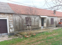 .::: Prizemna kamena kuća u Bilicama :::.