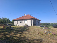 PRIZEMNA KUĆA U OKRUGLOM VRHU
