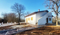 Prizemnica na mirnoj lokaciji, okolica Barbana