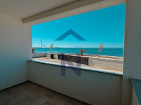 PRODAJA - APARTMAN PRVI RED UZ MORE 67M2 -  VIR