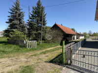 Prodaja građevinskog zemljišta s kućom i radionom, Rugvica (Dragošička
