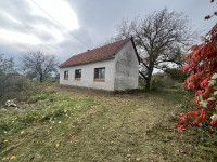 PRODAJA IMANJA OD 5.965M2 SA STAROM KUĆOM U OKRUGLOM VRHU