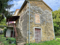 Prodaja- kamena istarska kuća s građevinskim zemljištem, u manjem mjes