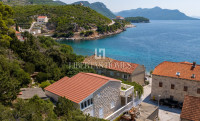 Prodaja kamene kuće s prekrasnim pogledom na more na Pelješcu, Trsteni