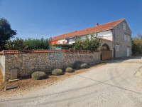 PRODAJA kuća sa bazenom Nadin, 339 m2