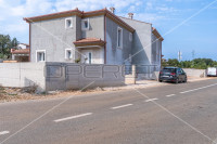 Prodaja, Kuća, Buje, Momjan, Dvojni objekt, 173m2