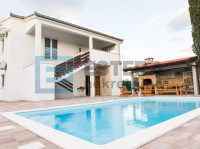 PRODAJA kuća za odmor 160 m2, bazen, Perušić Benkovački