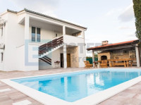 PRODAJA kuća za odmor 160 m2, bazen, Perušić Benkovački