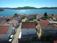 PRODAJA: Kuća s pogledom na more - 1min hoda do plaže, Pirovac, 221 m2