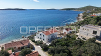 PRODAJA, JEDINSTVENA 4BDR 4BTHR VILLA NA PLAŽI,  S 1.000m2 ZEMLJIŠTA