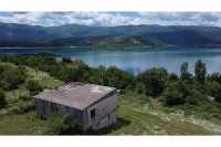 Prodaja Kuće 160m2 Vrlika,na zemljištu od 4.031m2 uz Perućko jezero