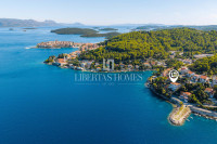 Prodaja kuće s pogledom na more u gradu Korčuli
