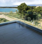 PRODAJA - PENTHOUSE 112m2 S POGLEDOM NA MORE - POVLJANA