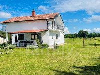 PRODAJA SAMOSTOJEĆA KUĆA SA  GRAĐEVINSKIM ZEMLJIŠTEM, VOĆNJAKOM, MASLI