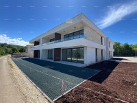 Prodaja - Stan u izgradnji s vrtom i parkirnim mjestom, blizina Rovinj