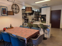 PRODAJA stan Solin 76m²