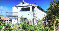 Prodaja, Trogir, Čiovo, samostojeća kuća sa 4 stana