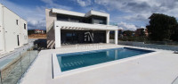 PRODAJA, VILA SA BAZENOM 310m2, NOVALJA, BABE