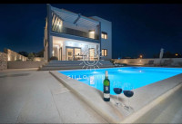 PRODAJA, VILLA VODICE 300m2