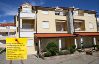 PRODAJA STAN, Vodice, 30.00 m2, 2-SOBNI + PARKIRNO MJESTO