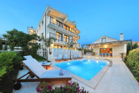Prodaja, Zadar, Borik, luksuzna vila, bazen, 10x parking