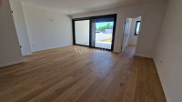 Prodaje se apartman u prizemlju, Privlaka, 88,41 m2