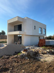 Moderna kuća sa bazenom nadomak Zadra.Vaš novi dom ili investicija