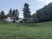 PRODAJE SE KUĆA ZA ADAPTACIJU S DVIJE GOSPODARSKE ZGRADE I 9.600 m² ZE