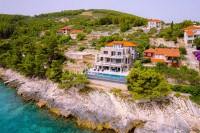 Prodaje se luksuzna vila u Prigradici na Korčuli
