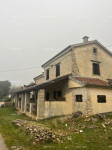Prodaje se obiteljska kuća u mirnom dijelu okolice Labina
