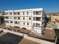 Prodaje se odličan apartman u prizemlju nove zgrade, Vodice