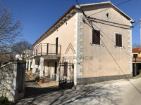 Prodaje se prekrasna kuća s okućnicom - Istarska, Svetvinčenat, Štokov
