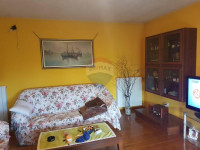 Prodaje se prostran stan od 120m2 s dvorištem