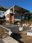 Prodaje se samostojeca kuca u izgradnji Orebic-Kuciste Perna