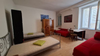 Prodajemo  dvosoban stan (56M2) u kamenoj kući  u centru grada na prvo