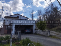 Prodajemo kuću u Istri - okolica Buzeta s dvorištem i voćnjakom