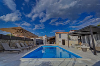 Prodajemo prelijepu kuću u idiličnom selu, u srcu Istre.