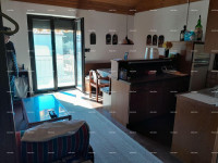 Prodajemo stan u kuci sa vrtom.. Medulin.