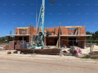 Novi projekt, Barbariga! Stan  s vrtom i parkingom,  500 m od mora