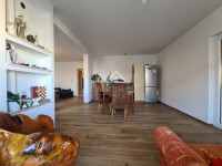 Prostran apartman 200 m od mora, Čiovo